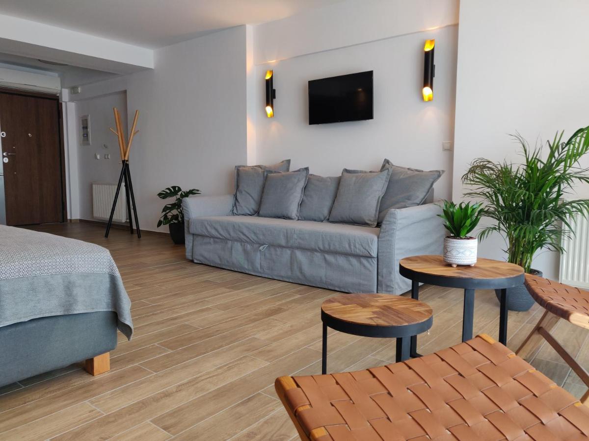 Sunny New Lovely Apartment 60 Meters From The Metro Atina Dış mekan fotoğraf